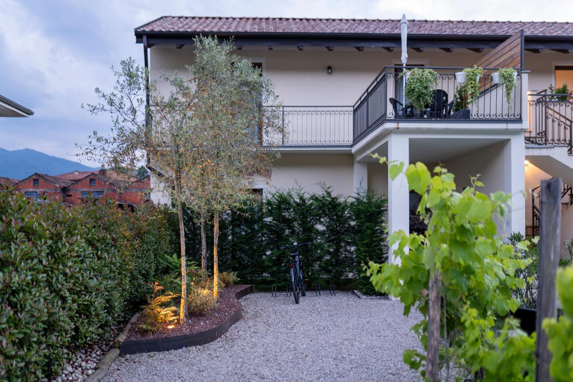 אורטה סאן ג'יוליו Le Casette Di Orta Apartments מראה חיצוני תמונה